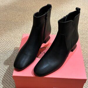 Vaneli Penko Black Leather ankle boots